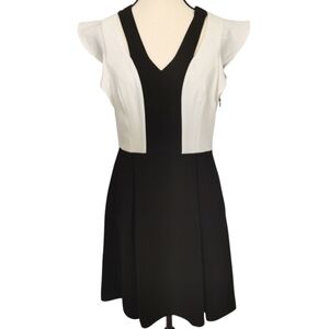 NWT BCBGeneration Black & White Ruffled V-Neck Mini Dress - Sz 8